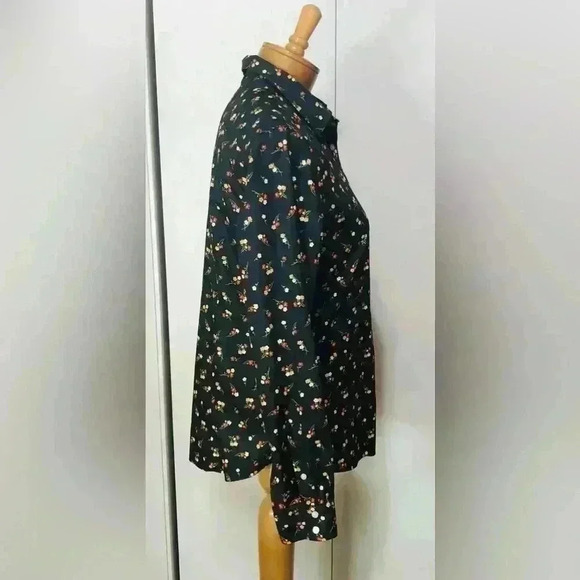 Lands’ End Women Long Sleeve Dark Blue Floral Supima Cotton Button Up Shirt Sz 8 - Picture 4 of 12